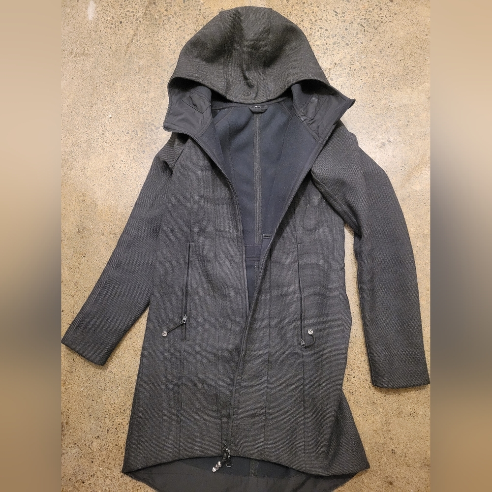 Lululemon rain coat